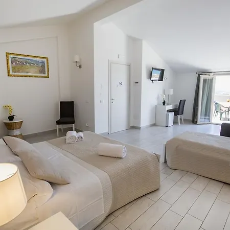 Belvedere Rent Bed & Breakfast Campofelice Di Roccella